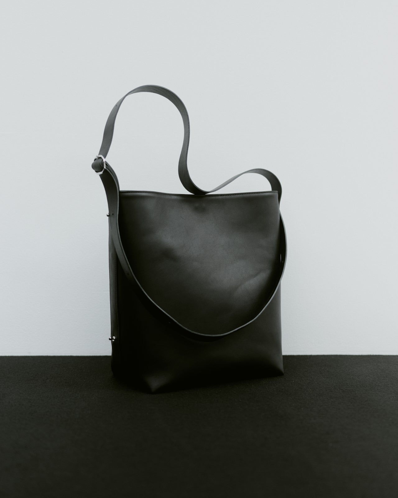 バッグ ENOF big shoulder bag ENOF big shoulder bag - メルカリ