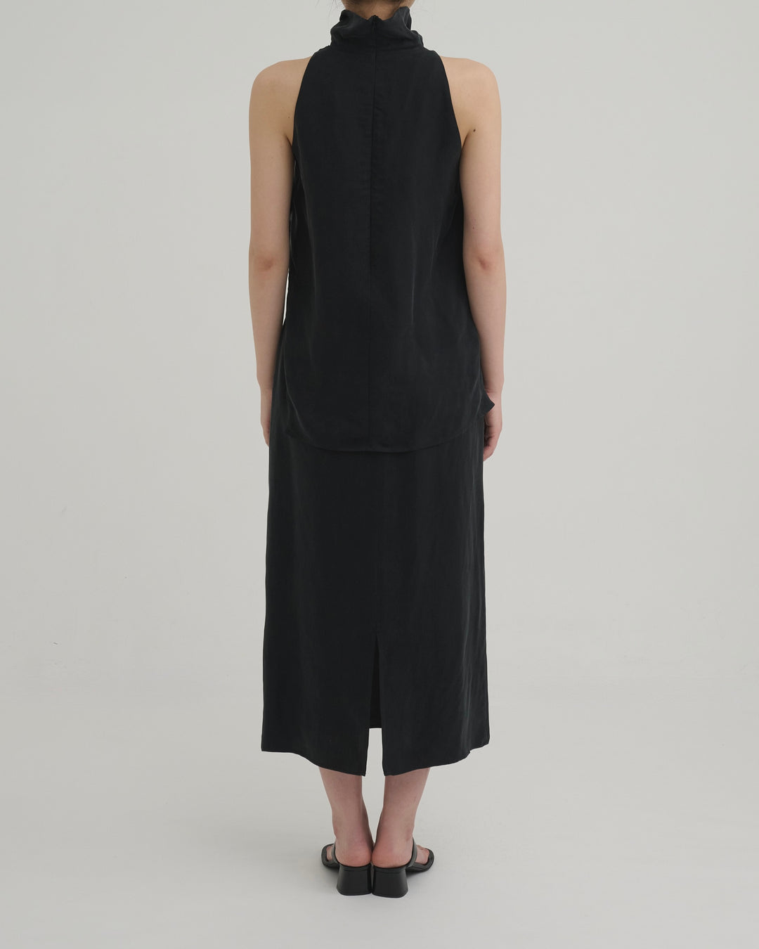 【4/22 19:00-】peach skin cropped skirt